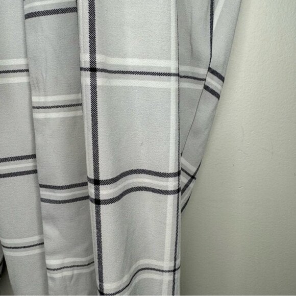 Torrid Light Grey Pull-On Taper Stretch Crepe High-Rise Tie-Front Pant Size 3x - Picture 9 of 14